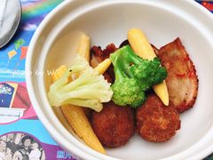 -亮马河饭店翠雅咖啡厅