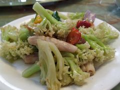 鲜鱿炒松花-琼发酒楼