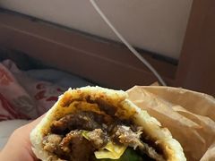 -胡万串饼(轻工大木桥小区店)