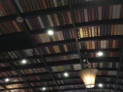 -钟书阁(松江泰晤士小镇店)