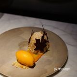 咸蛋黄融入奶油 整块的味道是很均匀平衡的