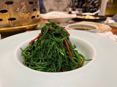 炝拌沙葱-哈啾嗨·新概念蒙餐(红星新城店)