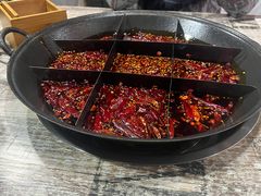 -渝嘴小老弟老火锅(华新村店)