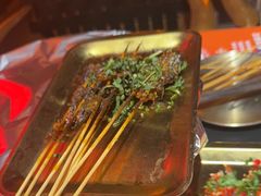 -何师烧烤Pro ·江湖川菜·小龙虾·精酿(太古里旗舰店)