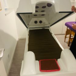-舒欣头疗·俏丝谧语 白发脱发专业护理 
