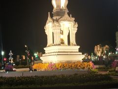 -皇家田广场(อนุสาวรีย์ทหารอาสา)