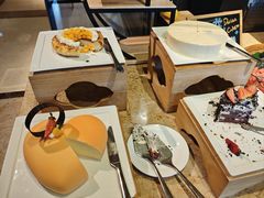 -大中华希尔顿酒店-念自助餐·嗨啤·小龙虾