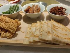 烙饼卷带鱼-大鸭梨烤鸭·北京菜(南小街/南苑店)