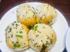 鲜肉生煎-老半斋(福州路店)