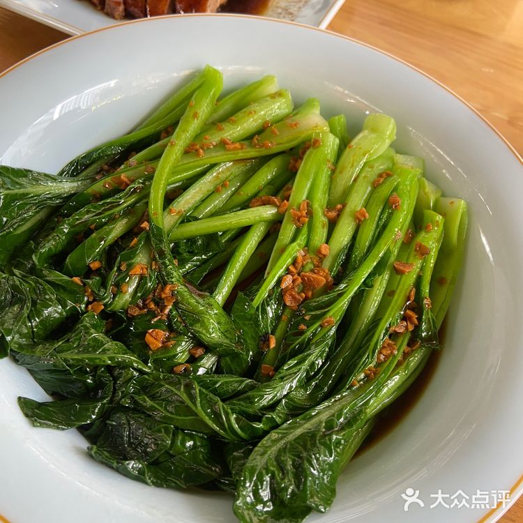 烧鸭和白切鸡很好吃！