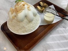 榴莲肉加榴莲冰淇淋-丹礼糖甜品