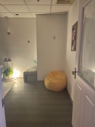 -爱莎扁平疣·汗管瘤·斑痣中心