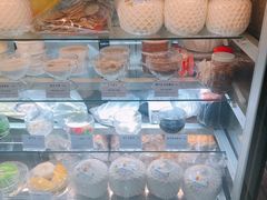 面包甜点陈列柜-大头虾越式风味餐厅(光明广场店)