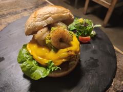 鲜虾牛油果汉堡-HIGH FIVE哈福手工汉堡(桂林路店)