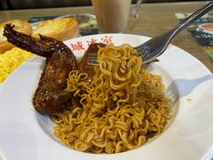 瑞士雞翼撈公仔麵-龙城冰室(骏业街)