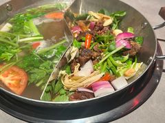 -伴山牛贵州黄牛肉火锅·苗疆非遗艺术餐厅(上海首店)