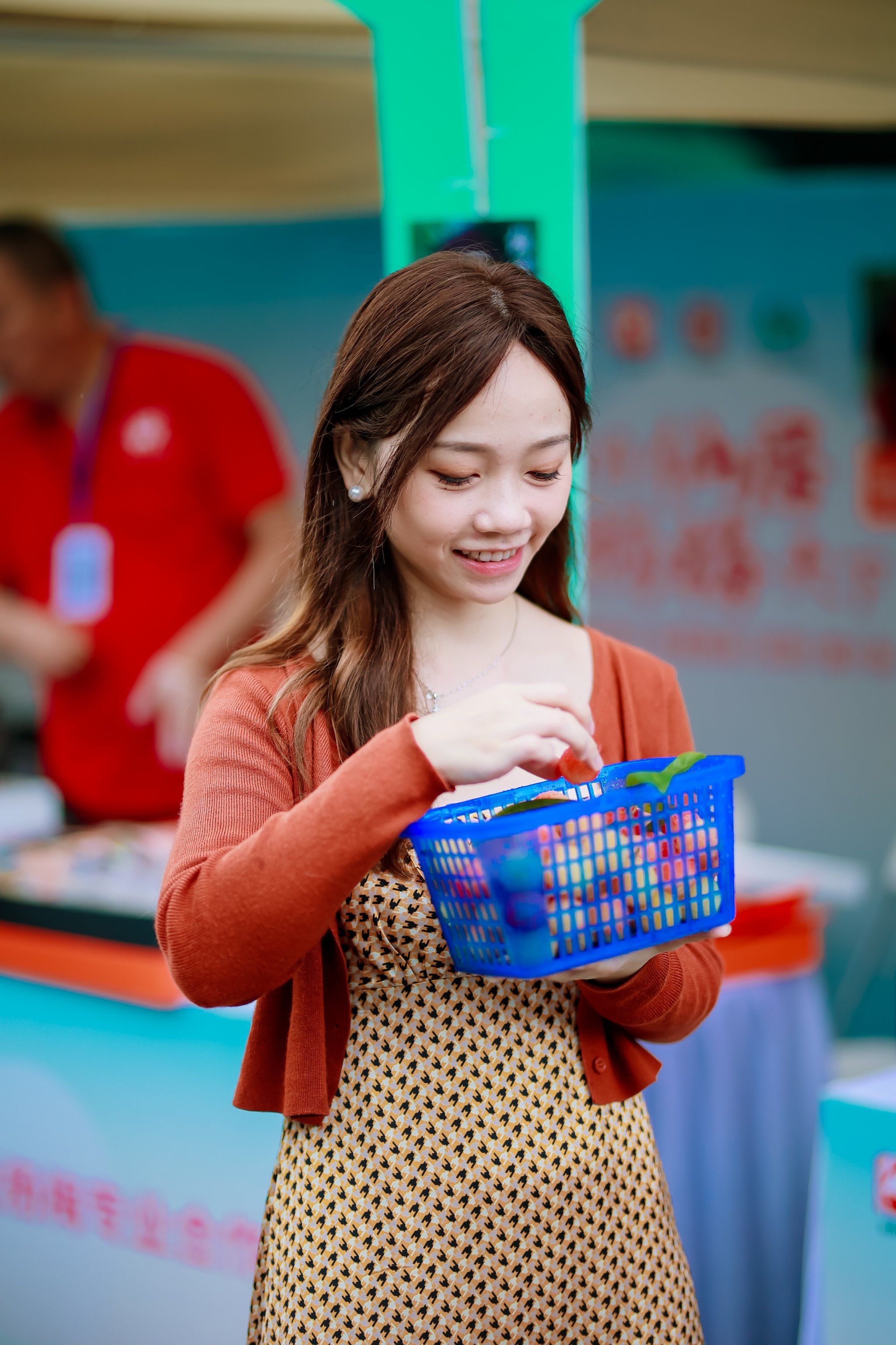 个大味美,酸甜爽口,满嘴爆汁
想想都流口水了
深圳的小伙伴相信我