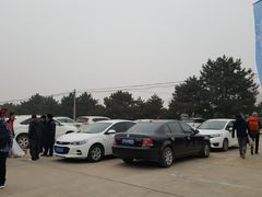 -石京龙滑雪场-停车场