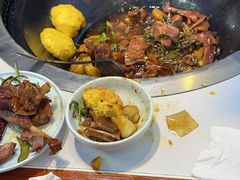 -雪乡人家东北菜·铁锅炖一切(高斯路店)