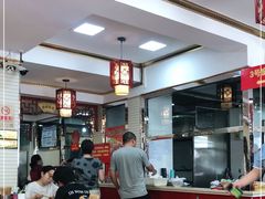 大堂-门框胡同百年卤煮(新街口店)