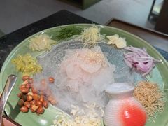 -得意咚瓜·顺德鱼生·冬瓜火锅(深圳首店)