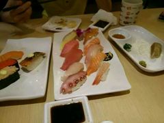 -万岁料理回转寿司(华贸店)