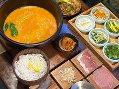-银米·云南传统过桥米线(双廊黑金冠店)