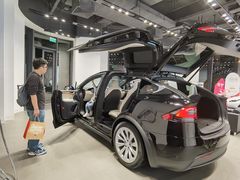 -TESLA 特斯拉(上海太古汇体验店)