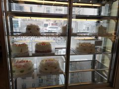 -红宝石·鲜奶小方·海派西点房(南丹店)