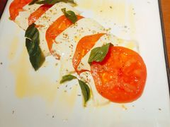 马苏里拉配番茄-FABIO’S费比欧披萨餐厅