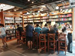 -西西弗书店&矢量咖啡(凯德晶萃广场店)