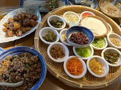 -包整·丝娃娃(一览甲秀楼风景店)