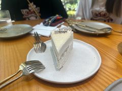 招牌茉莉鲜奶酒酿千层-Toris(LuOne凯德晶萃广场店)