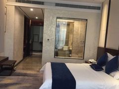 -蓝蔻酒店(深圳东站布吉万象汇店)