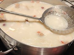 -尚尚仙·酸汤猪手·猪肚鸡火锅(华联万柳购物中心店)