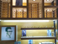 -LOGO眼镜·蔡司品牌折扣店(龙华清湖店)