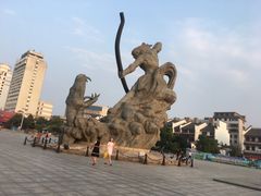 -巴陵广场
