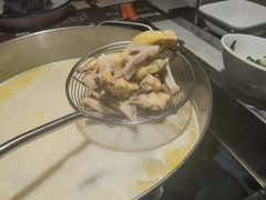 -尚尚仙·酸汤猪手·猪肚鸡火锅(华联万柳购物中心店)