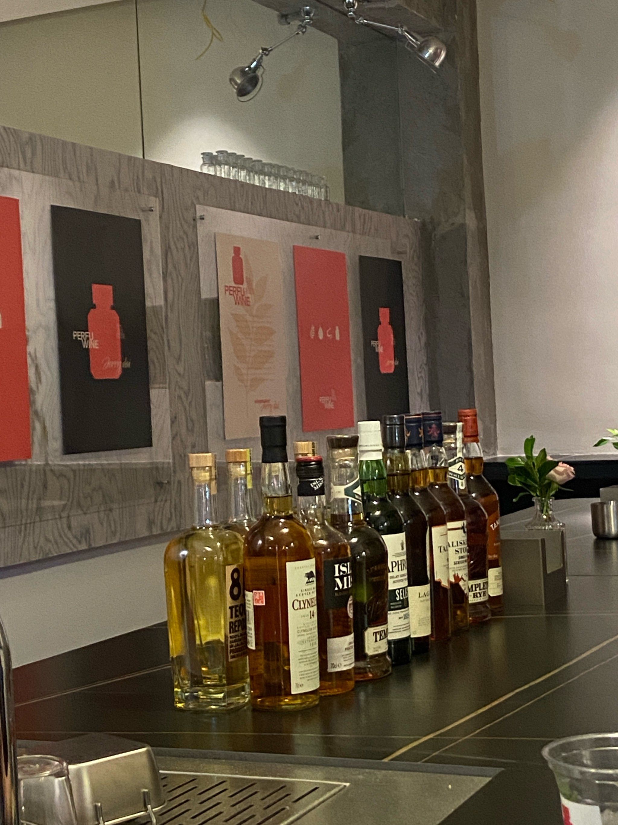 这是我喝到的创意酒吧top3了!酒的层次非常丰富,很有品味.