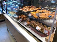 面包甜点陈列柜-巴黎贝甜(宜山路店)