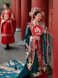 点击看大图 -至臻微拉婚纱摄影