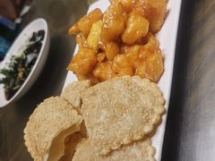 糖醋虾球夹烧饼-鲁南仔·滕州炒鸡(经三路店)