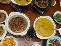 石耳土鸡锅-唐师傅湘西名菜馆(武陵路店)