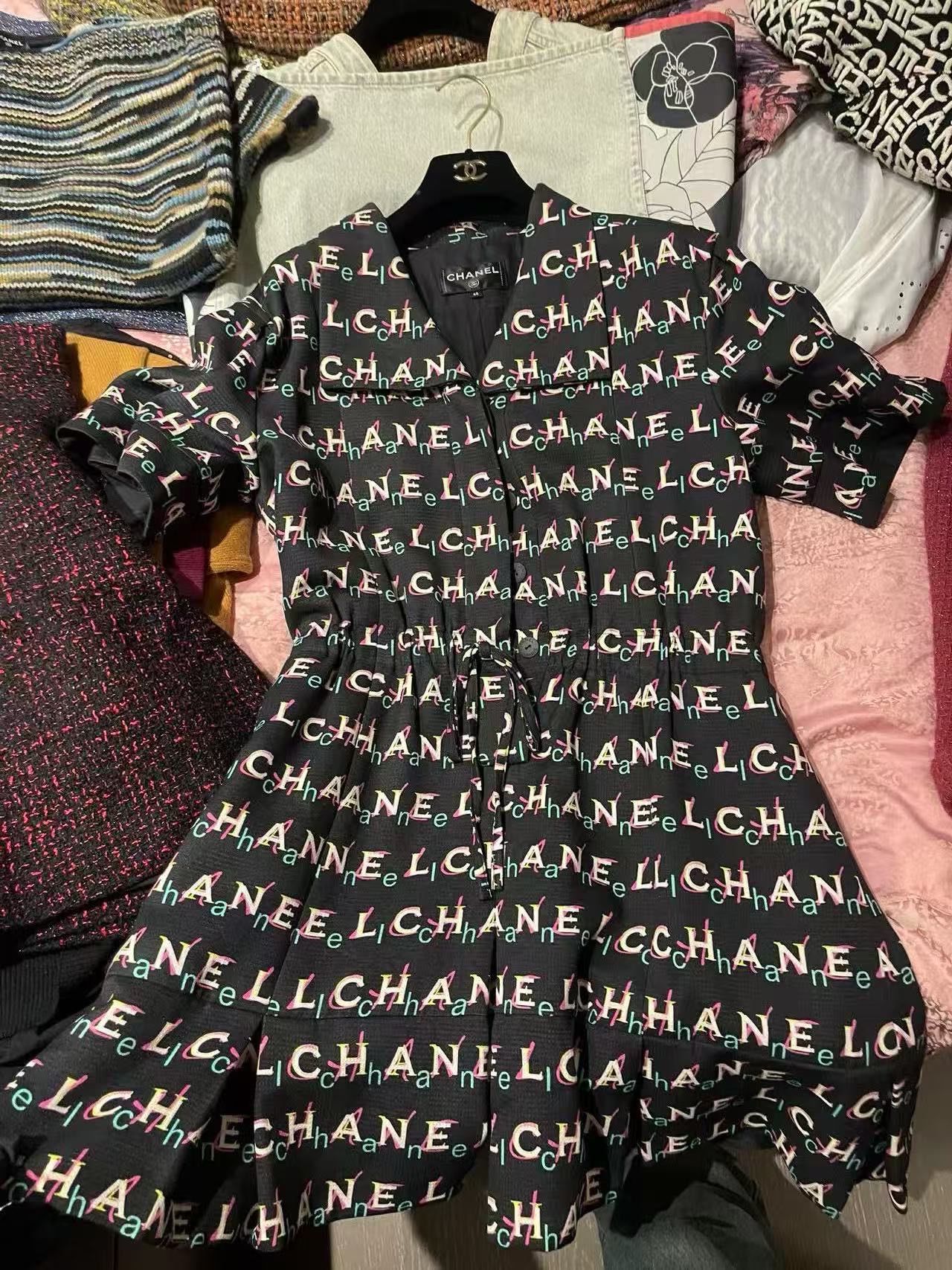 啥诱惑都抵不住
这个现在还能值多少

#二手奢侈品 #香奈儿衣服