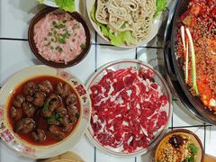 -扎起市井老火锅(乐山总店)