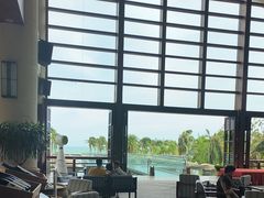 -亚龙湾喜来登·美景台大堂吧