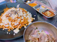 -豚豚家돈돈가韩国锅盖烤肉(新北万达店)