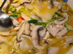 QQ酸汤鱼-蜜桃餐厅·江浙融合菜(荟聚购物中心店)
