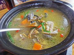 姬松茸炖鸡-妈妈的味道(和顺古镇店)