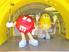 -m豆巧克力世界(上海世茂广场店)